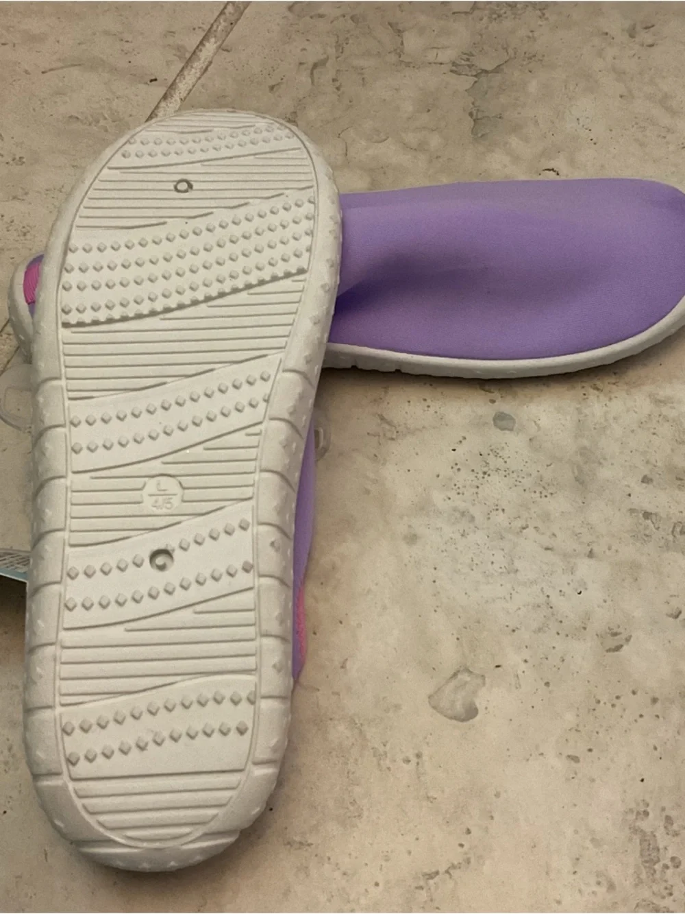 Cat & Jack NWT slip on water shoes purple with Pink Trim, size 4/5
